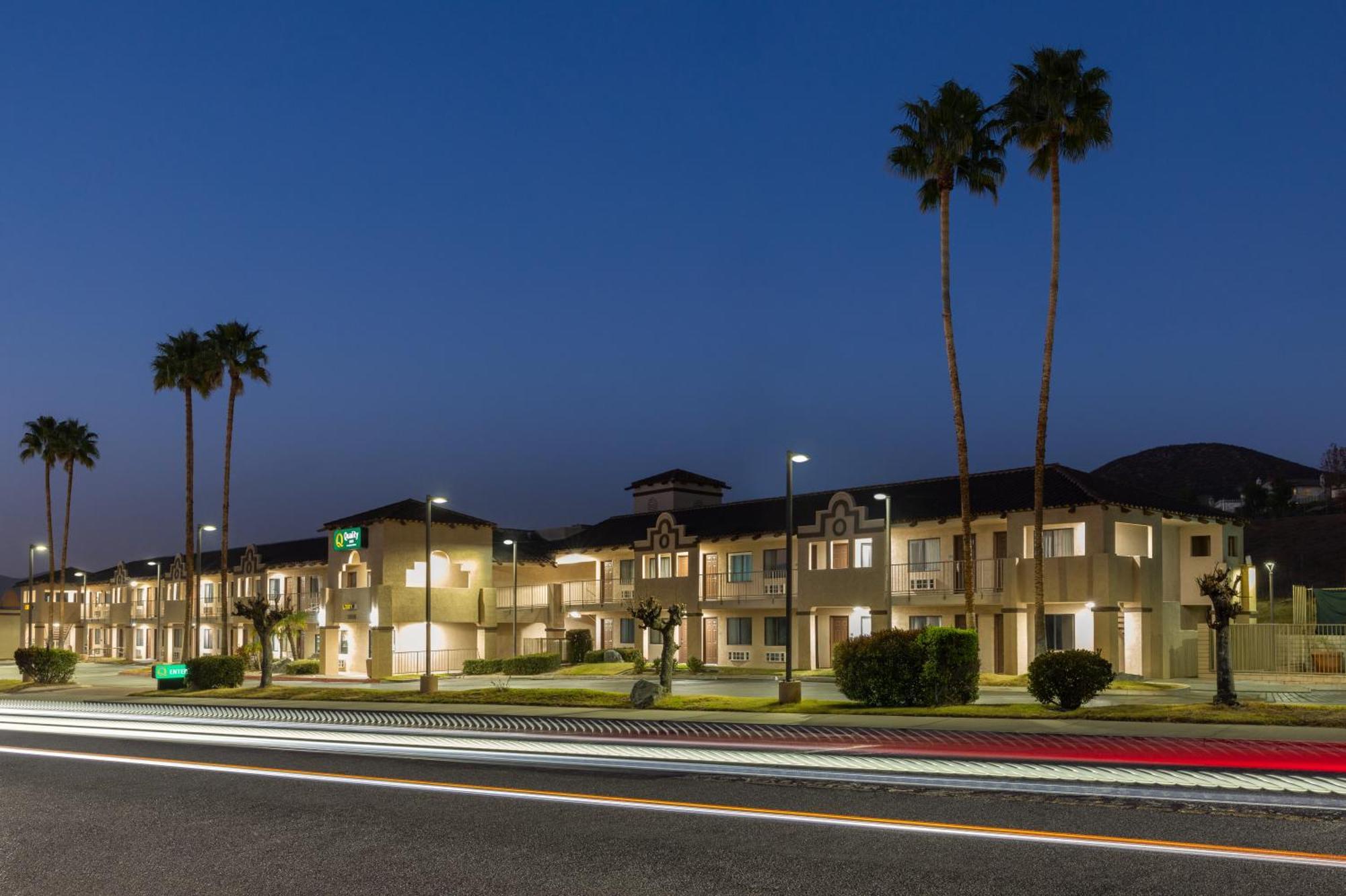 Quality Inn Lake Elsinore I-15 Exterior photo